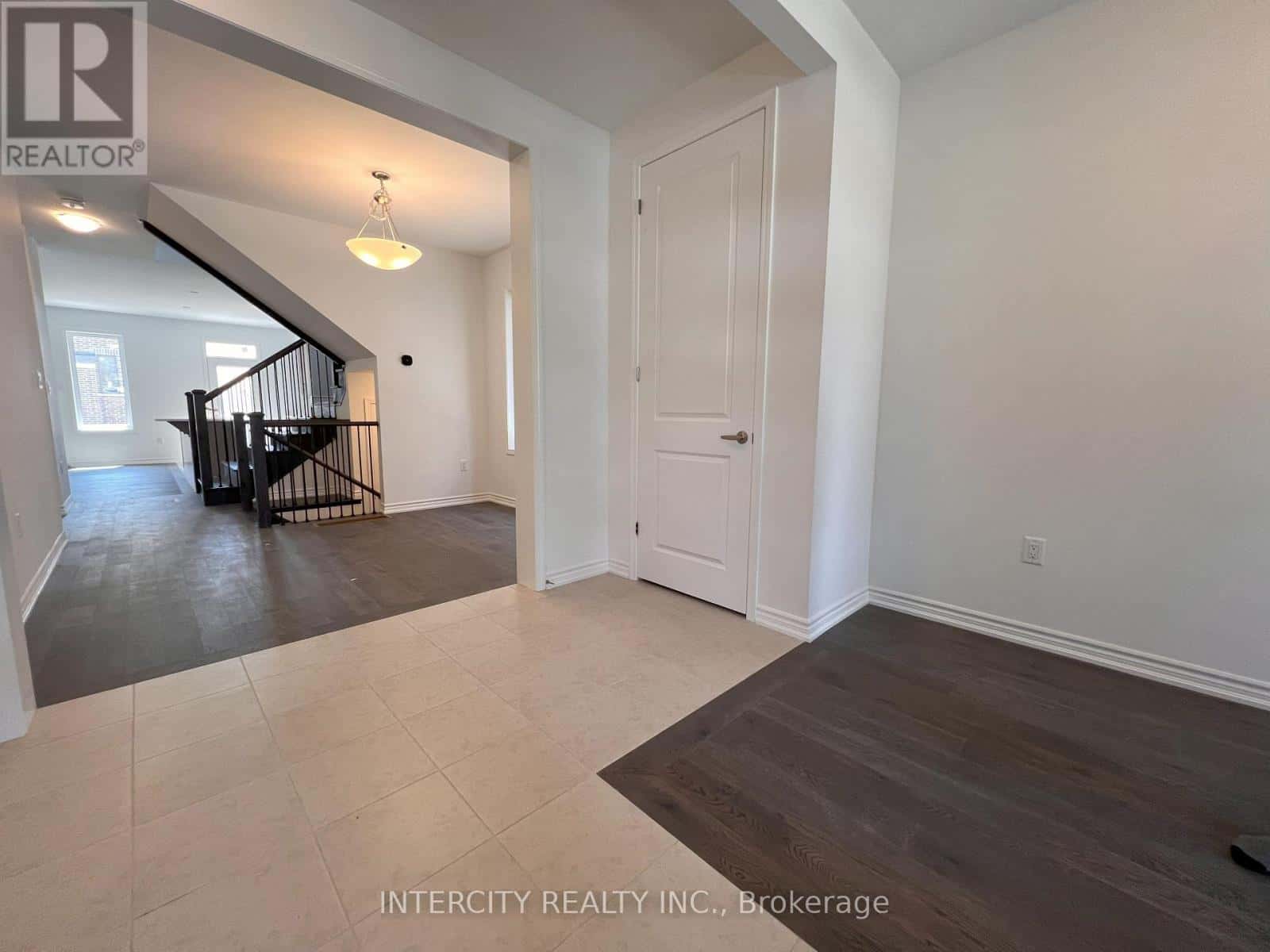 354 MADELAINE DRIVE — Barrie (Painswick South) - Photo 3 of 26