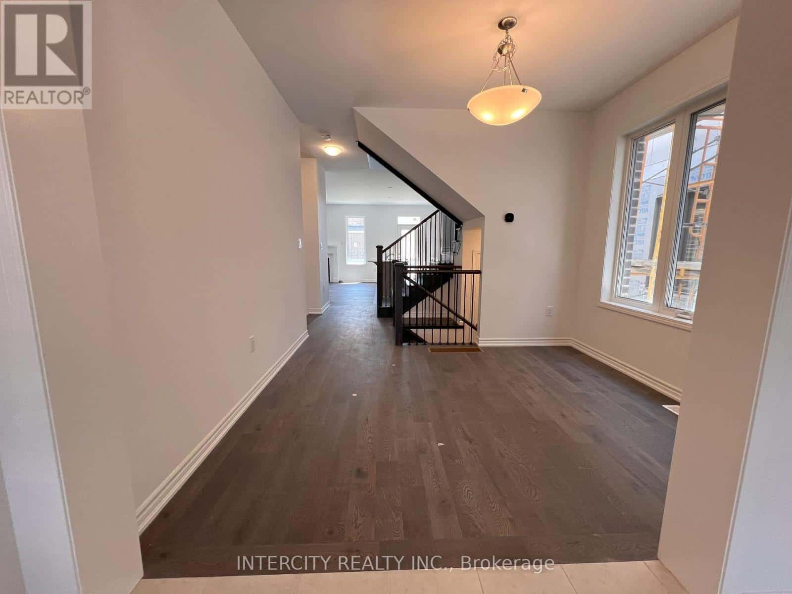 354 MADELAINE DRIVE — Barrie (Painswick South) - Photo 5 of 26