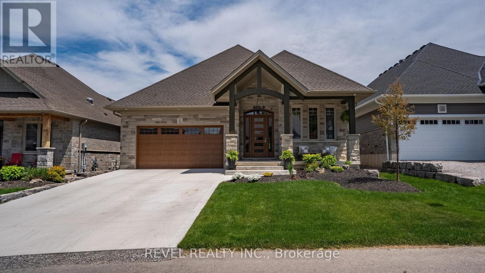 52 BEECHNUT LANE — Norfolk (Port Dover), Ontario - Main photo