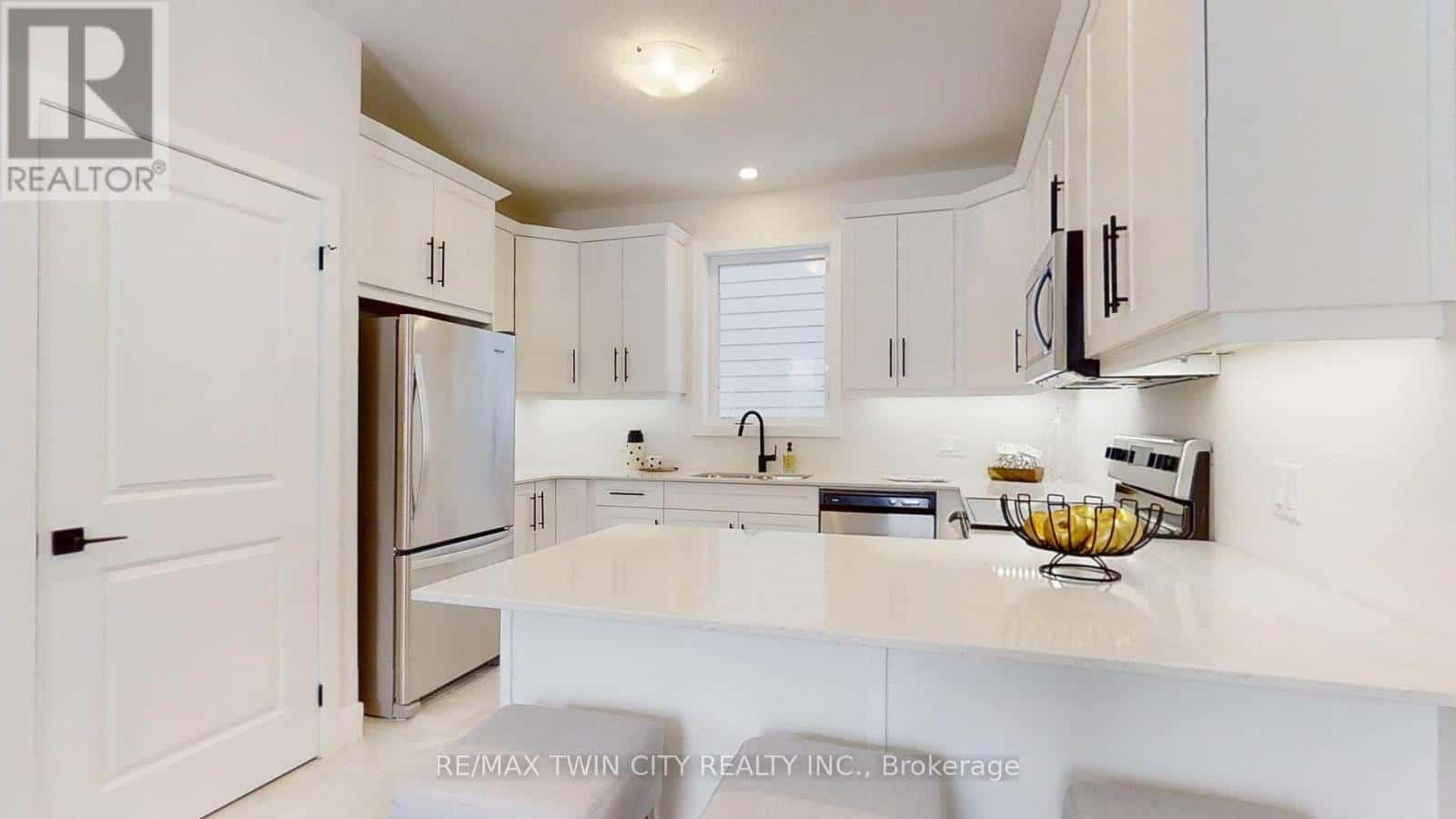 67 JULIE COURT — London South (South J), Ontario - Photo 3 of 25