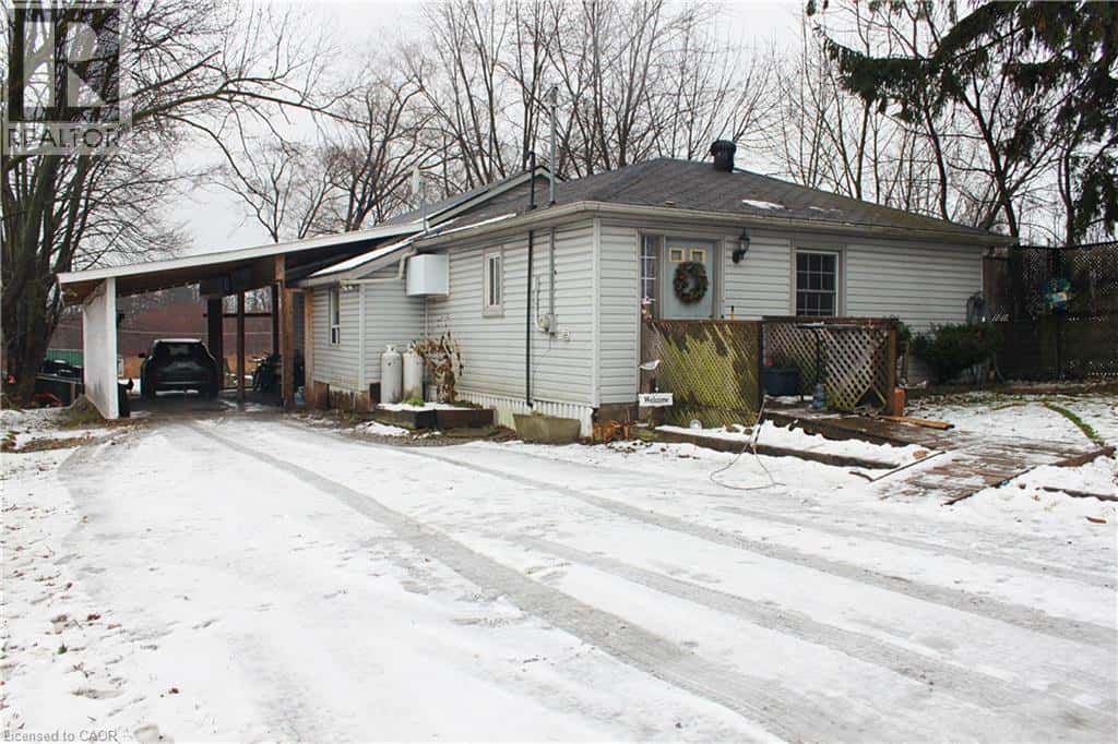 31 NANTICOKE VALLEY Road — Norfolk, Ontario - Photo 2 of 34