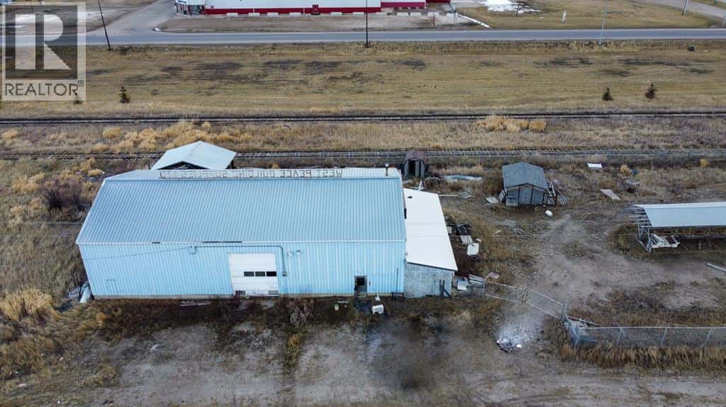 9805 99 Avenue — Hythe, Alberta - Photo 2 of 7
