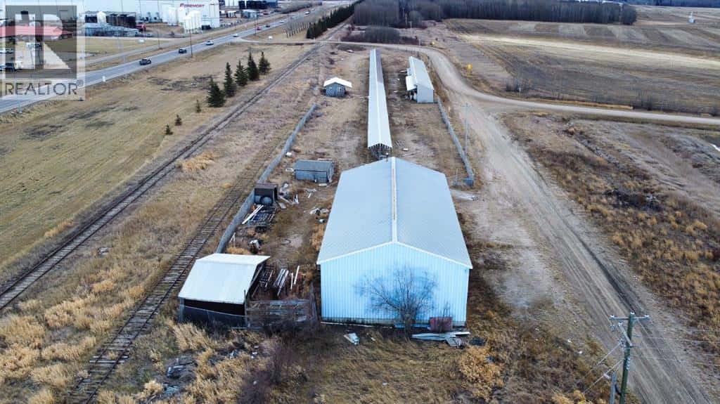 9805 99 Avenue — Hythe, Alberta - Photo 5 of 7