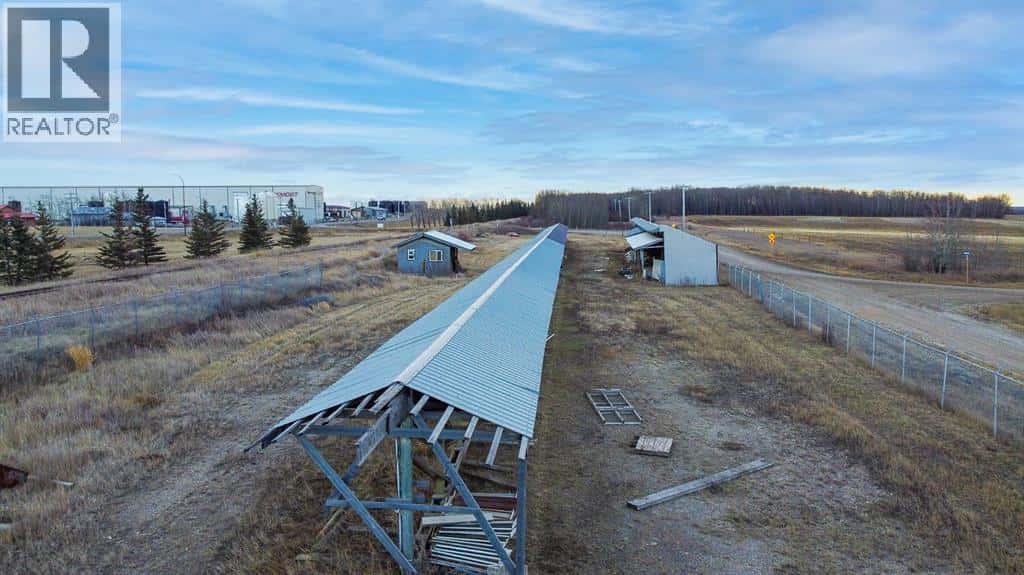 9805 99 Avenue — Hythe, Alberta - Photo 3 of 7