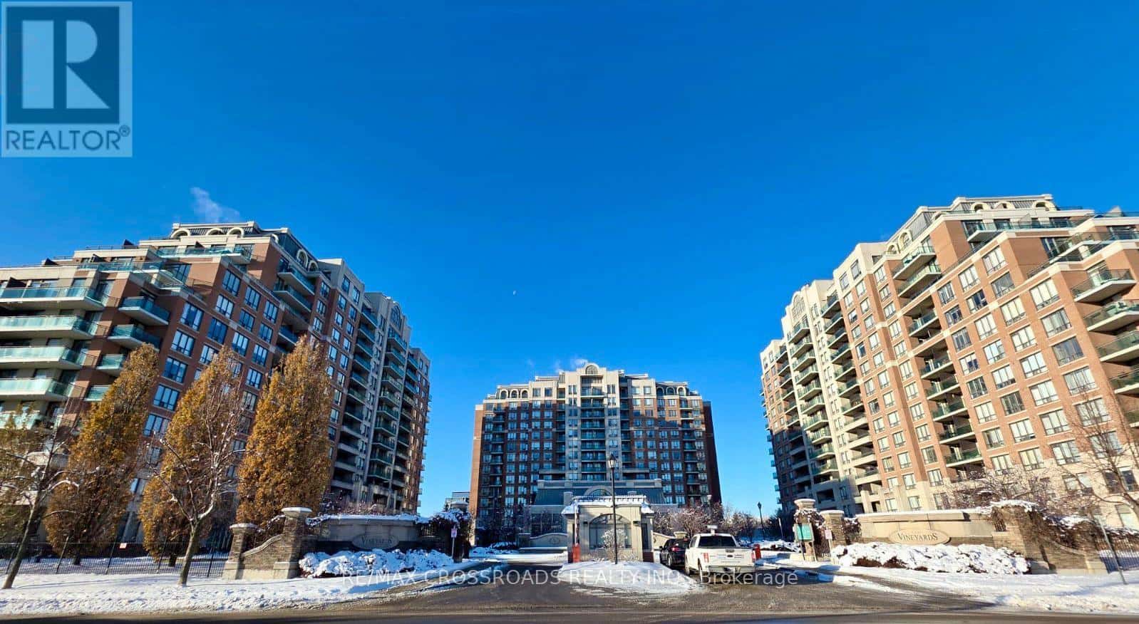 712 - 350 RED MAPLE ROAD — Richmond Hill (Langstaff), Ontario - Photo 2 of 41