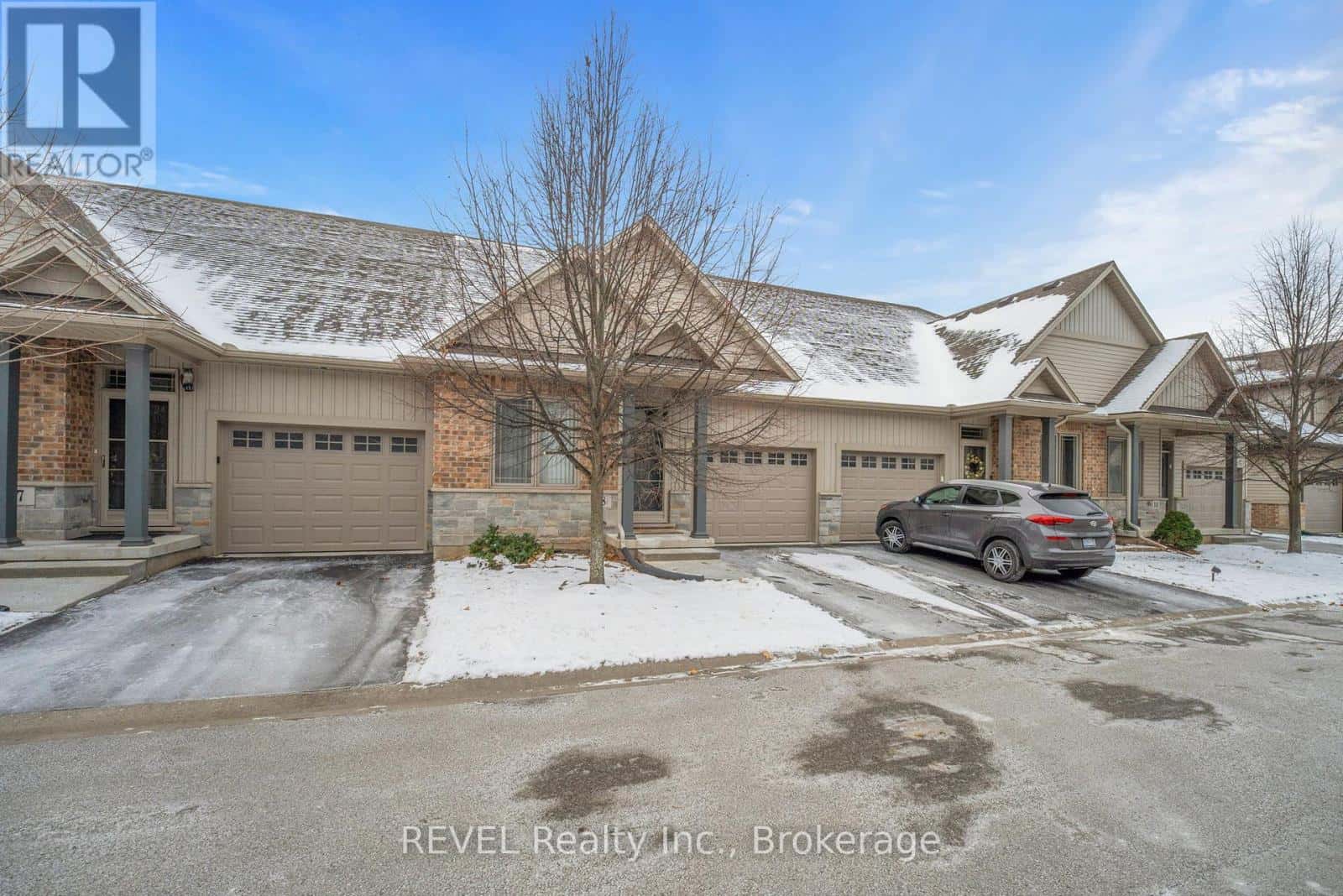 8 - 5490 PRINCE EDWARD AVENUE — Niagara Falls (Hospital), Ontario - Photo 3 of 41