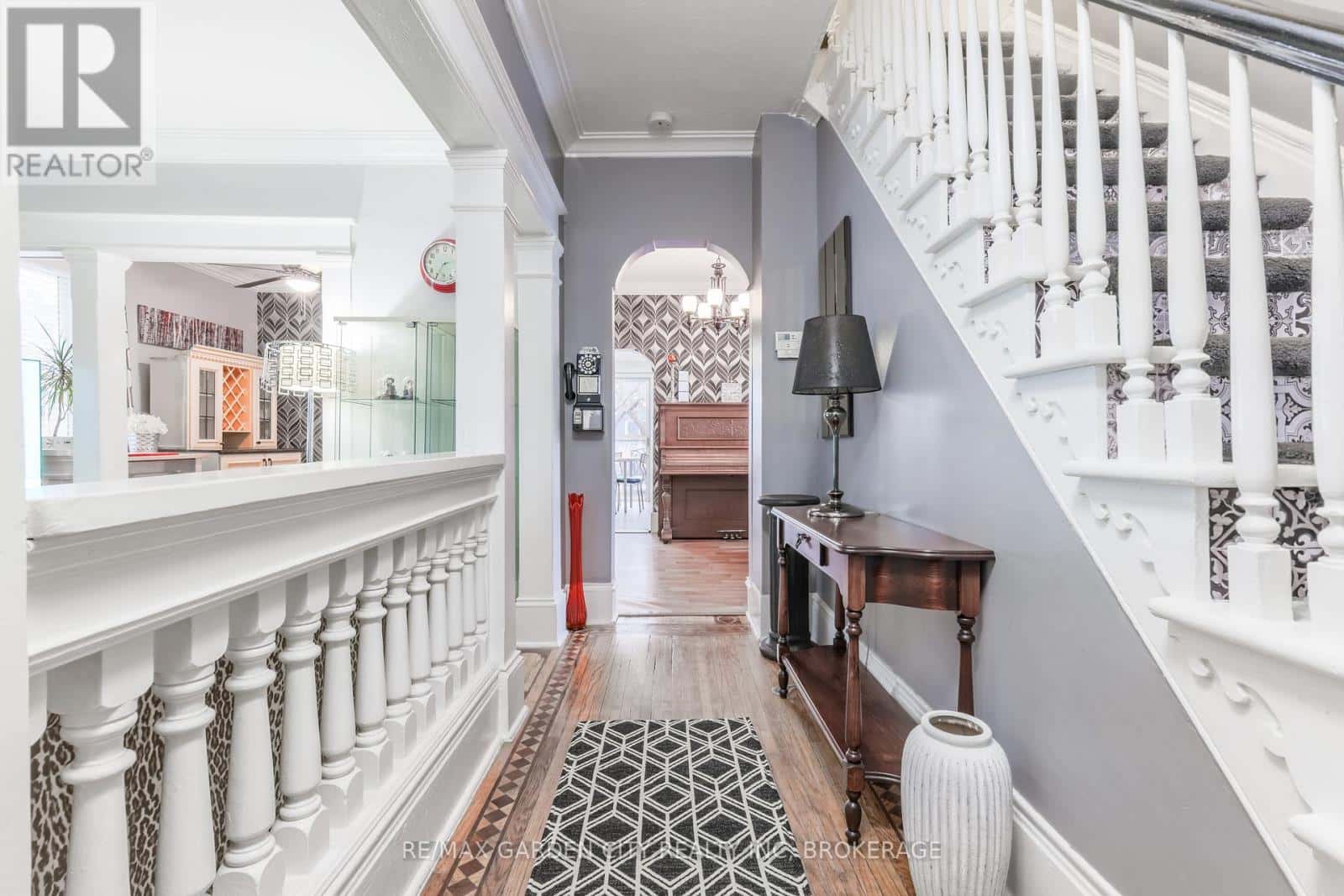 26 GARNET STREET — St. Catharines (Facer), Ontario - Photo 3 of 17