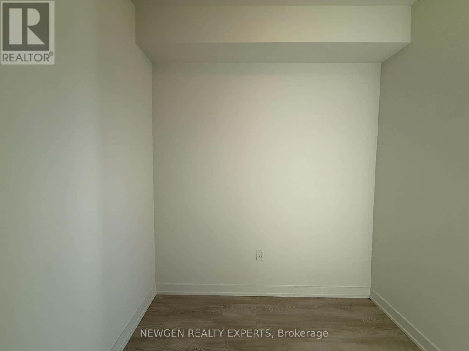 Toronto (Banbury-Don Mills) — Toronto (Banbury-Don Mills) - Photo 5 of 28