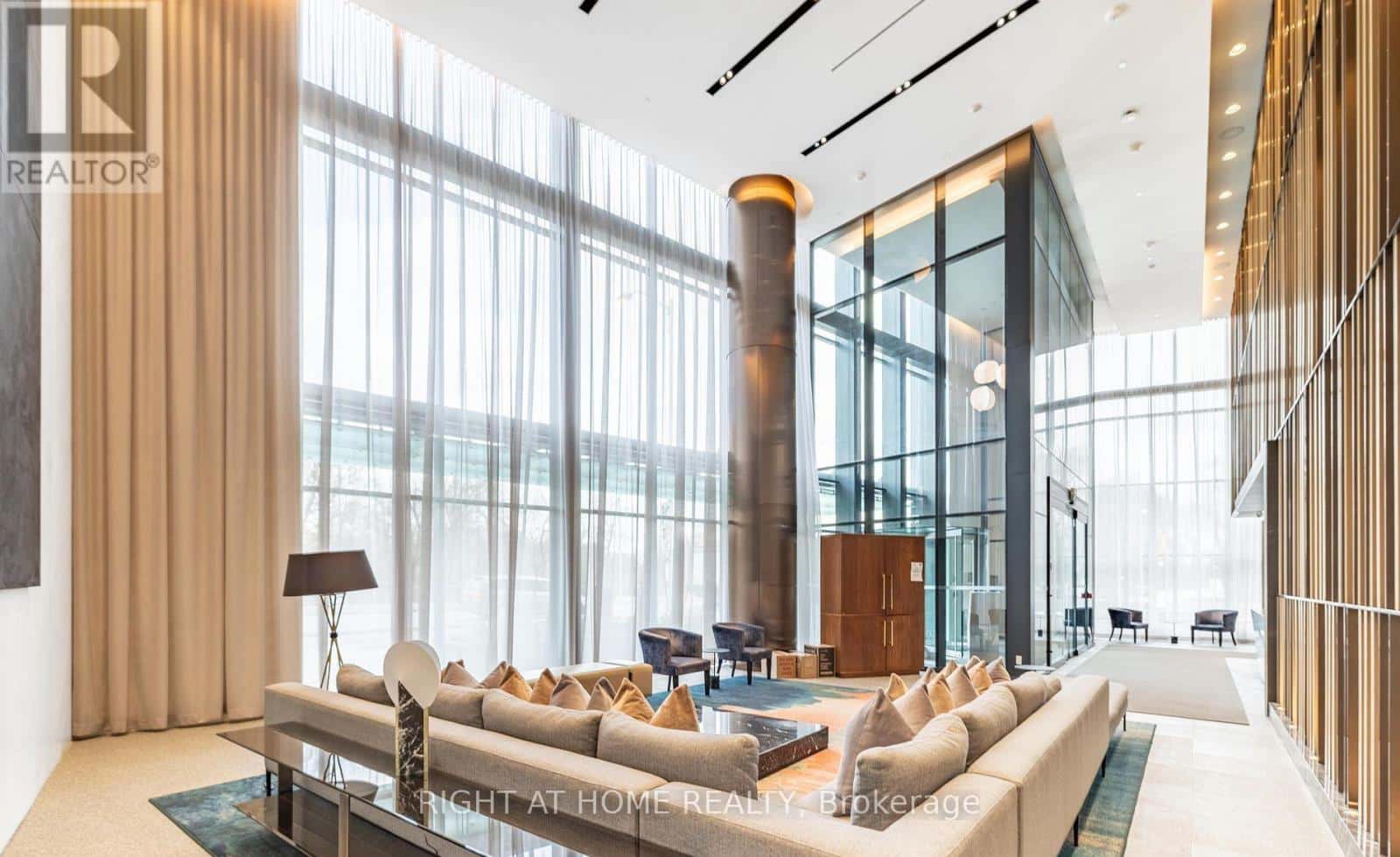 419 - 585 BLOOR STREET E — Toronto (North St. James Town), Ontario - Photo 3 of 22