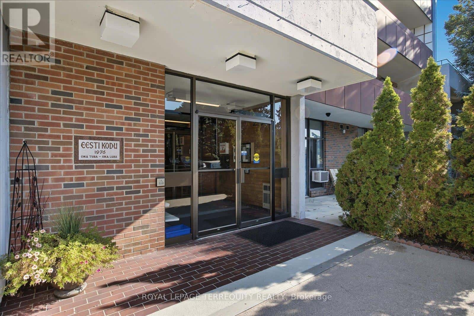 5-209 - 50 OLD KINGSTON ROAD — Toronto (West Hill), Ontario - Photo 3 of 45