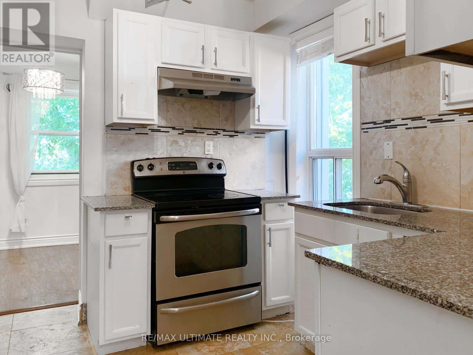 Toronto (Dovercourt-Wallace Emerson-Junction) — Toronto (Dovercourt-Wallace Emerson-Junction) - Photo 2 of 22