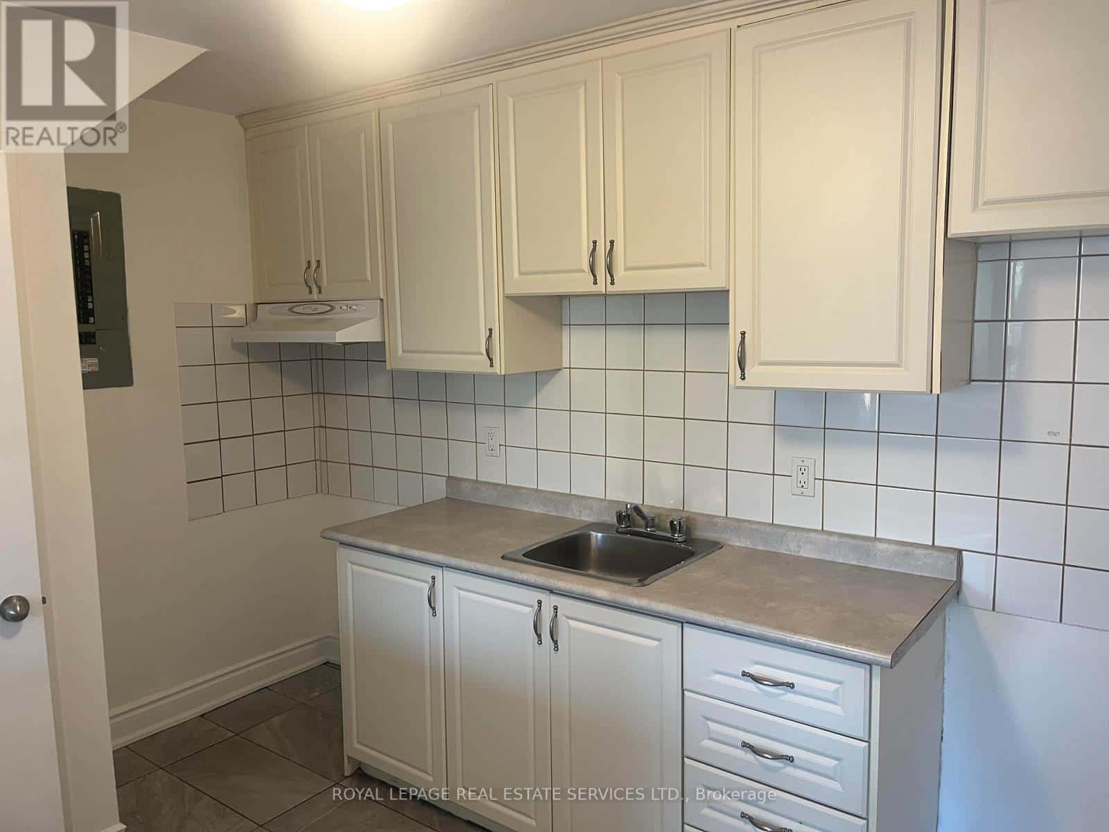 604-606 MARLEE AVENUE — Toronto (Yorkdale-Glen Park), Ontario - Photo 4 of 7