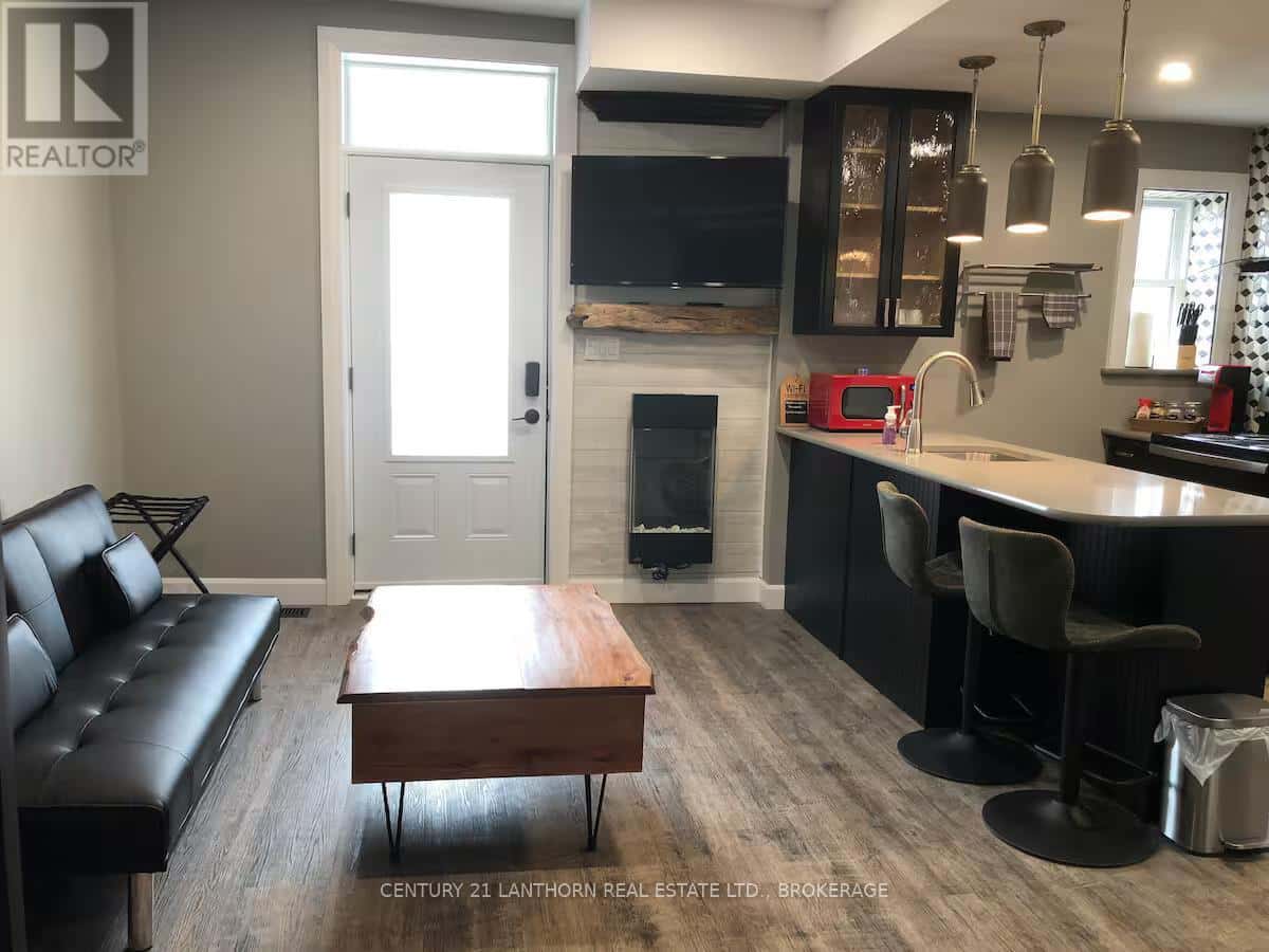 Kingston (East of Sir John A. Blvd) — Kingston (East of Sir John A. Blvd) - Photo 2 of 11