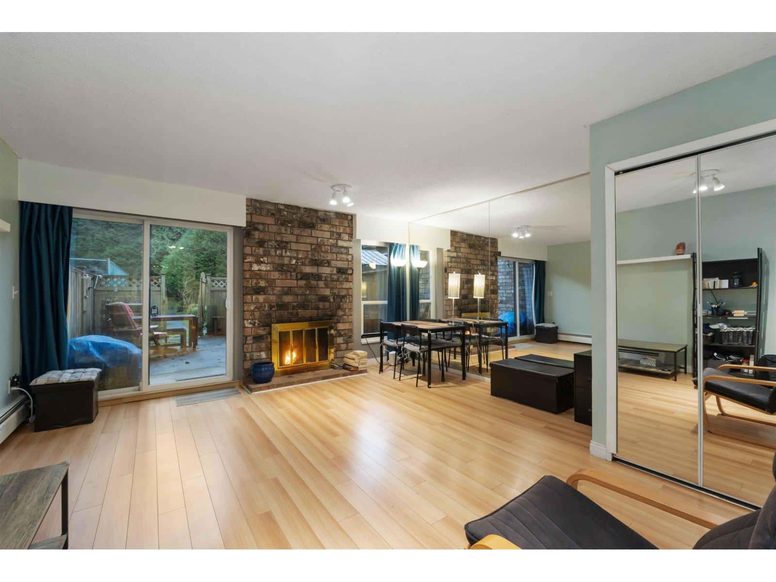 236 7447 140 STREET — Surrey, British Columbia - Photo 2 of 32