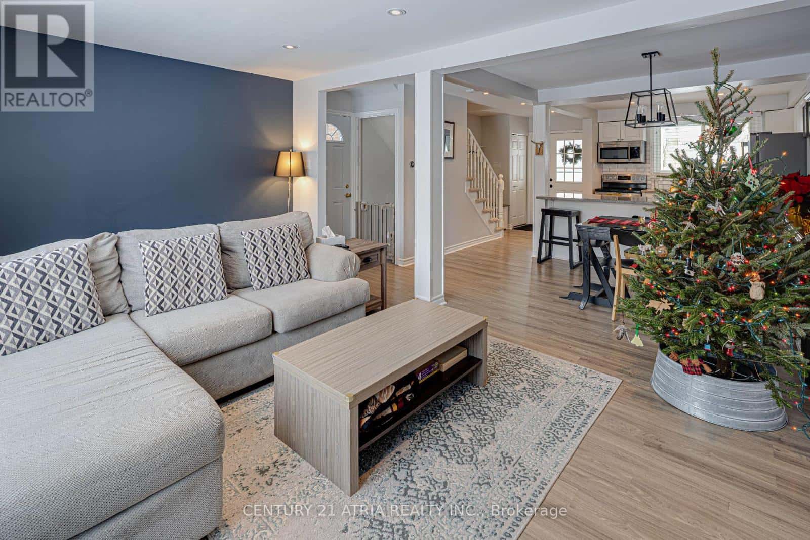 251 STOUFFER STREET — Whitchurch-Stouffville (Stouffville), Ontario - Photo 3 of 38