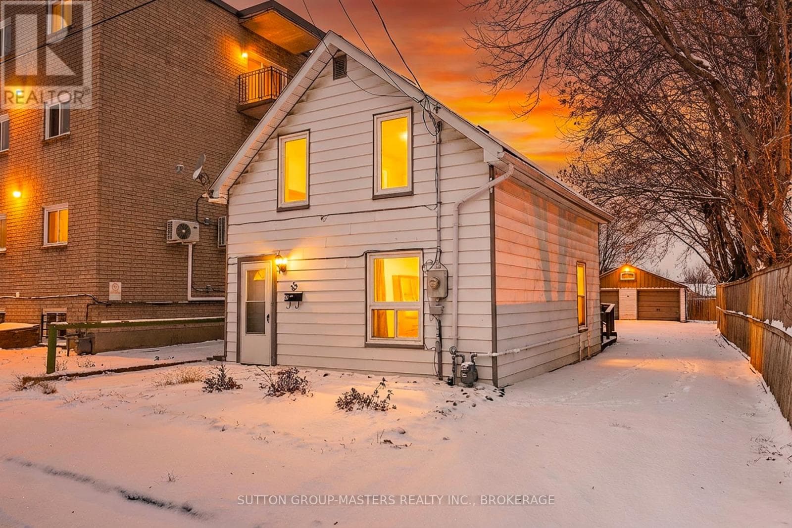 45 RUSSELL STREET — Kingston (East of Sir John A. Blvd), Ontario - Main photo