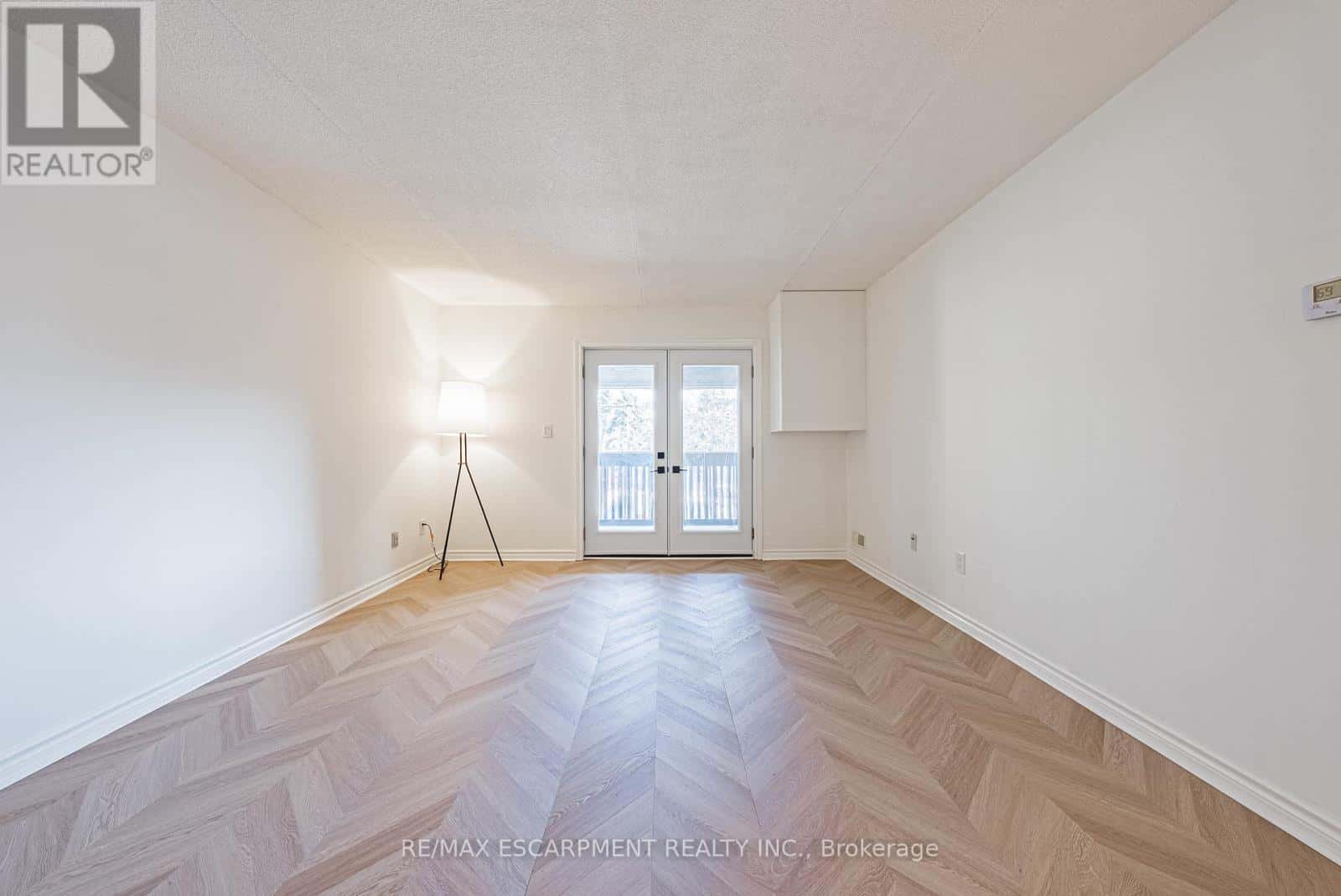 Burlington (Headon) — Burlington (Headon) - Photo 4 of 19