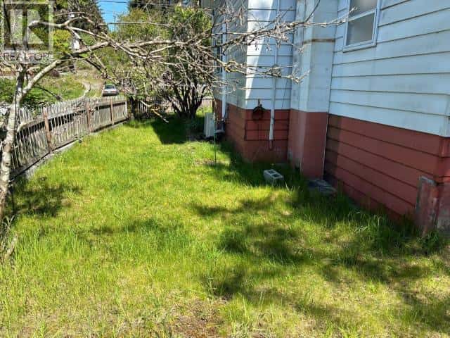 5081 COLUMBIA STREET — Texada Island, British Columbia - Photo 2 of 28