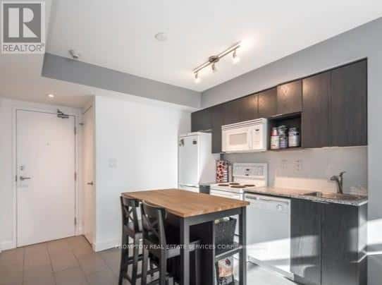 805 - 15 BRUNEL COURT — Toronto (Waterfront Communities) - Photo 3 of 17