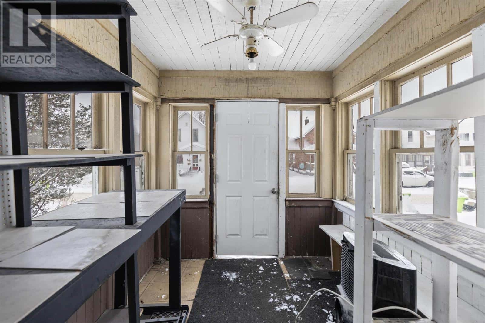 32 Cathcart ST — Sault Ste. Marie, Ontario - Photo 3 of 31