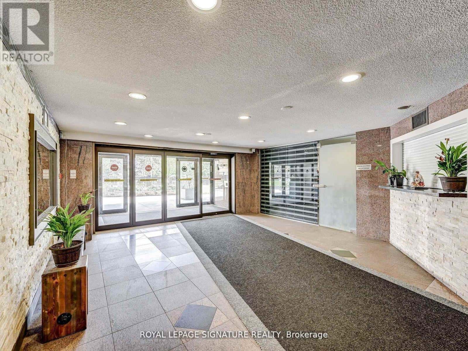 Brampton (Queen Street Corridor) — Brampton (Queen Street Corridor) - Photo 3 of 22