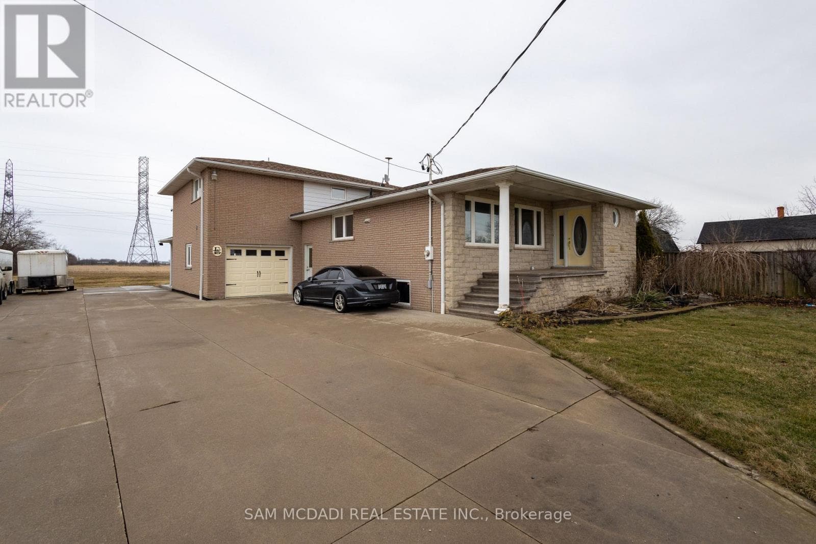 9747 REGIONAL ROAD 20 — Grimsby (Grimsby Escarpment) - Main photo