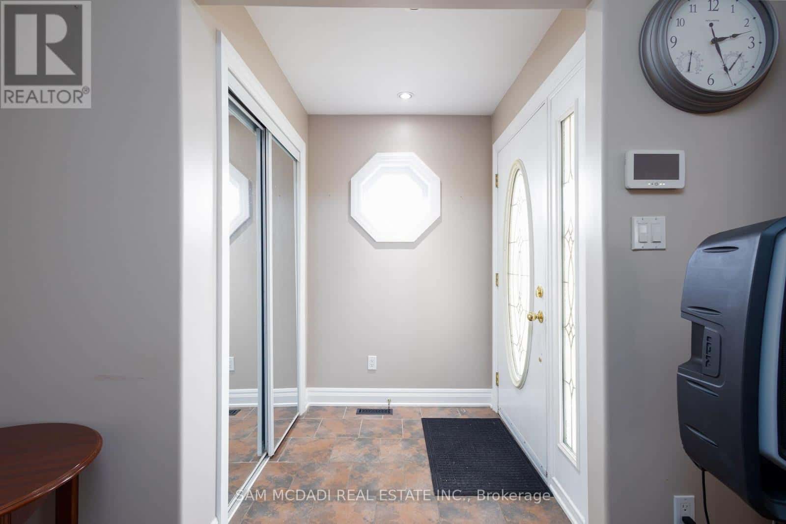 9747 REGIONAL ROAD 20 — Grimsby (Grimsby Escarpment) - Photo 3 of 25