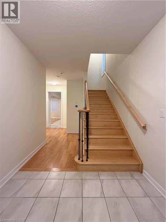 Thorold — Thorold - Photo 2 of 24