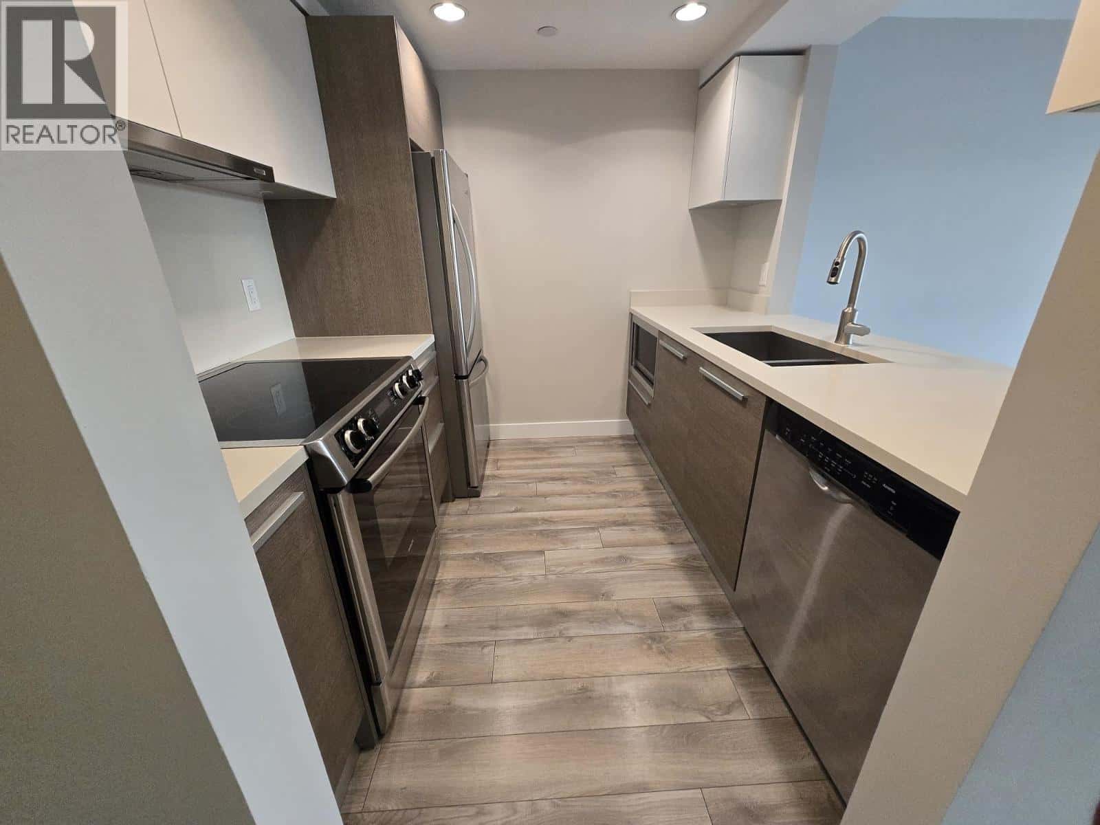 1204 1323 HOMER STREET — Vancouver, British Columbia - Photo 5 of 10