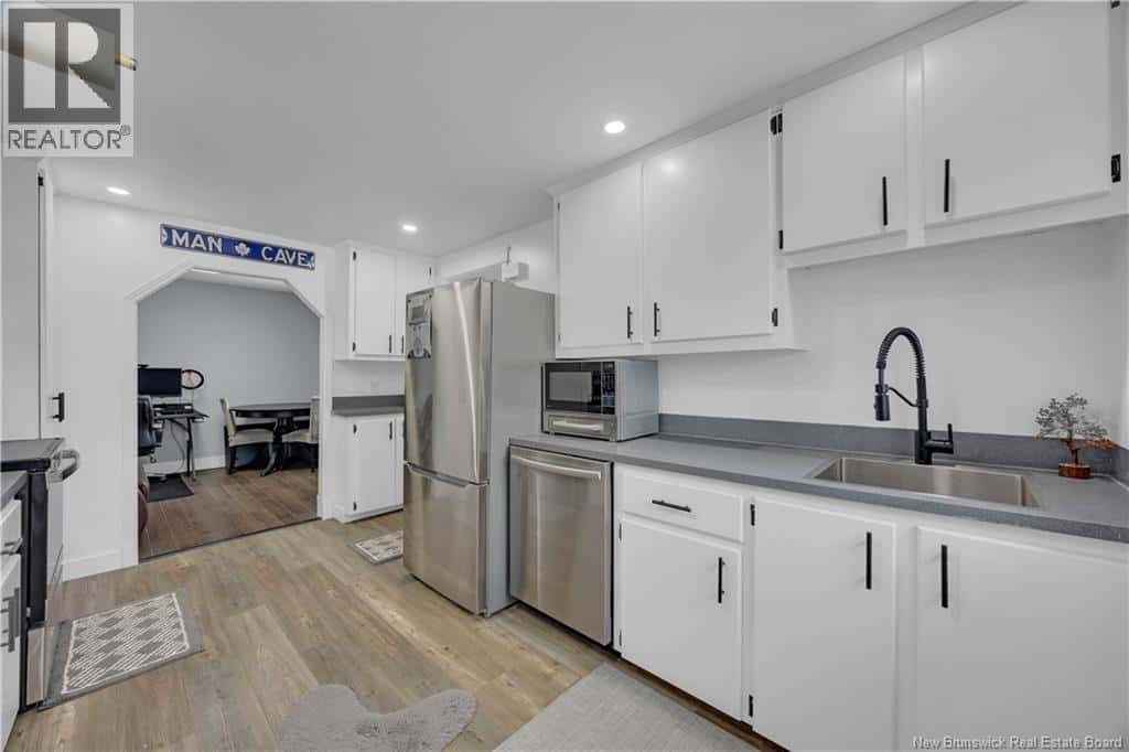 115 Broadview Avenue — Saint John, New Brunswick - Photo 4 of 28