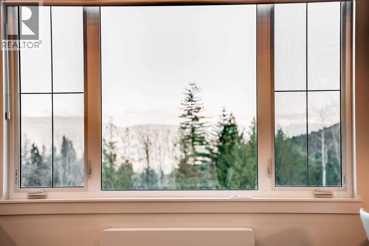 4280 Red Mountain Road Unit# 417 — Rossland, British Columbia - Photo 4 of 39