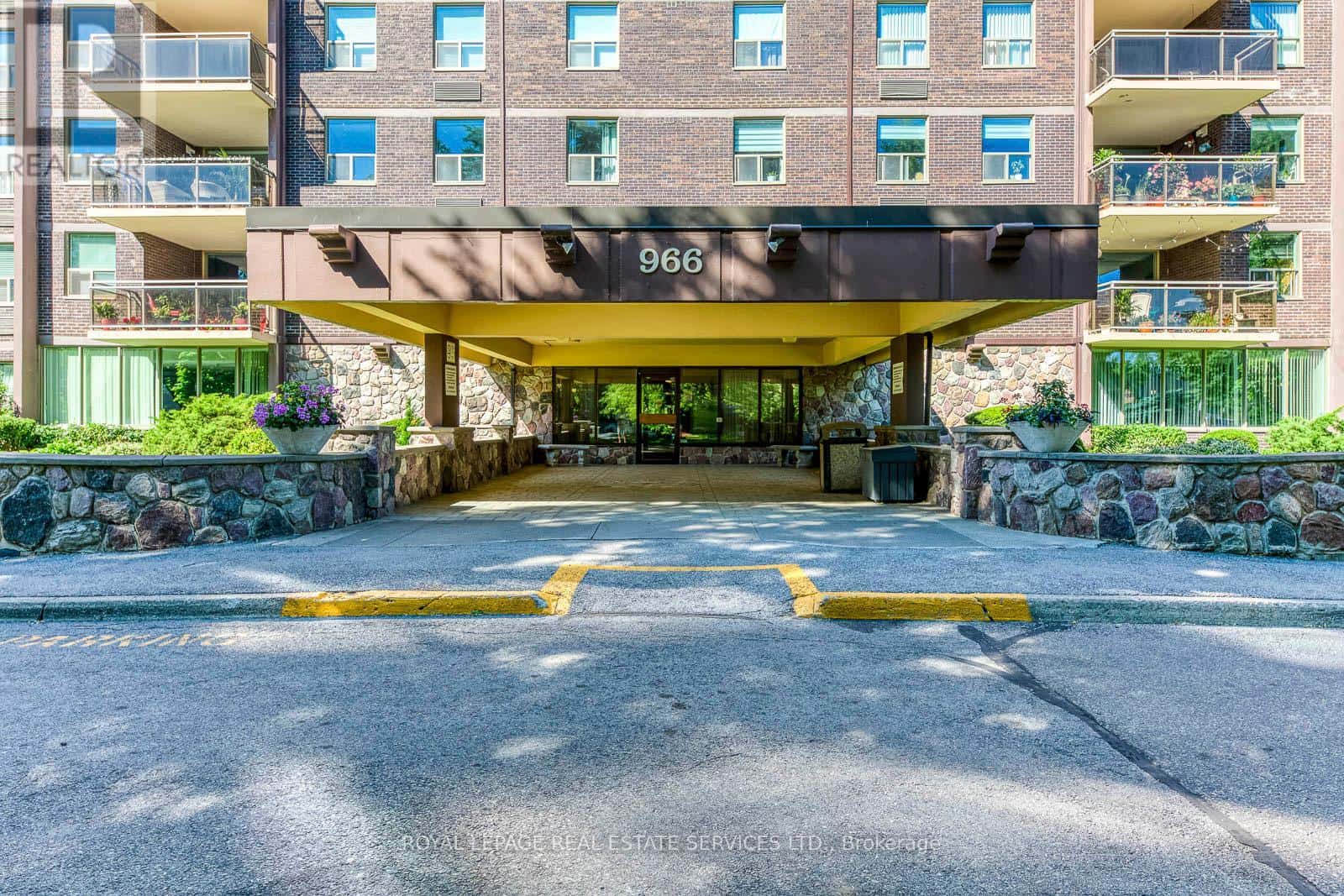 1005 - 966 INVERHOUSE DRIVE — Mississauga (Clarkson), Ontario - Photo 4 of 41