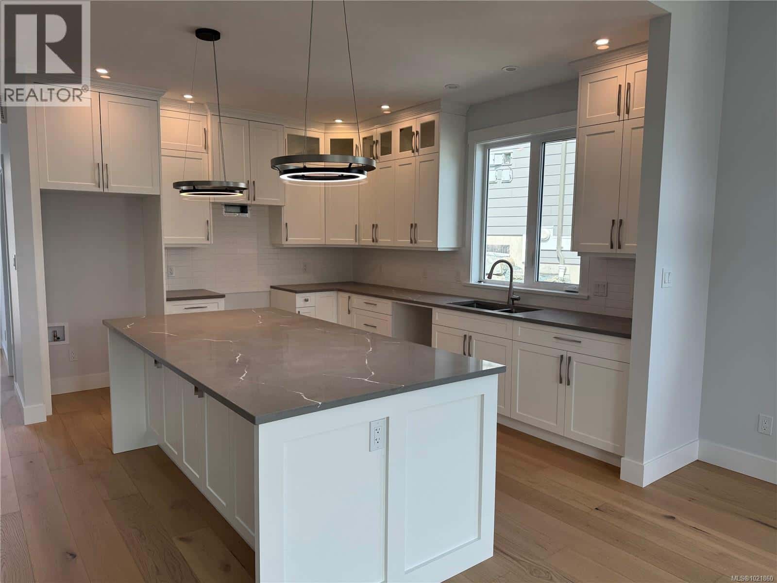 36 626 Farrell Rd — Ladysmith, British Columbia - Photo 3 of 7