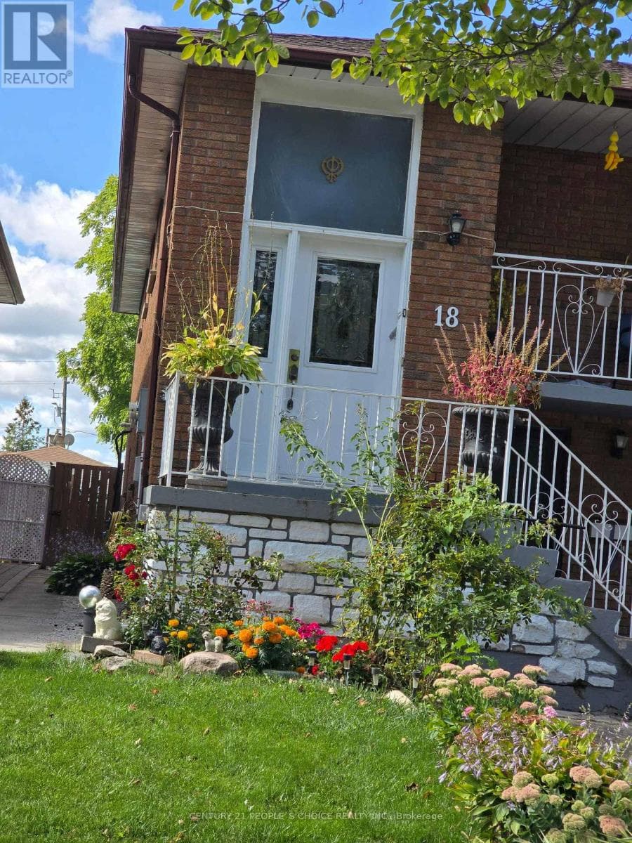 18 CURTIS DRIVE — Brampton (Brampton South), Ontario - Main photo