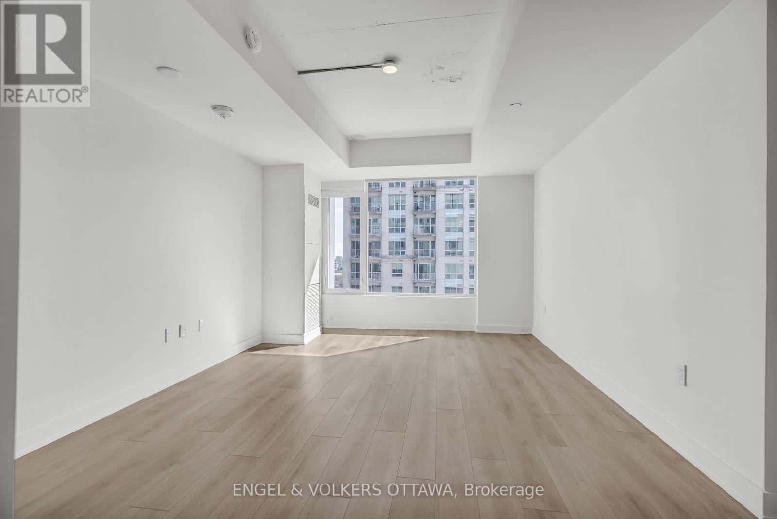 2107 - 199 RIDEAU STREET — Ottawa - Photo 3 of 13