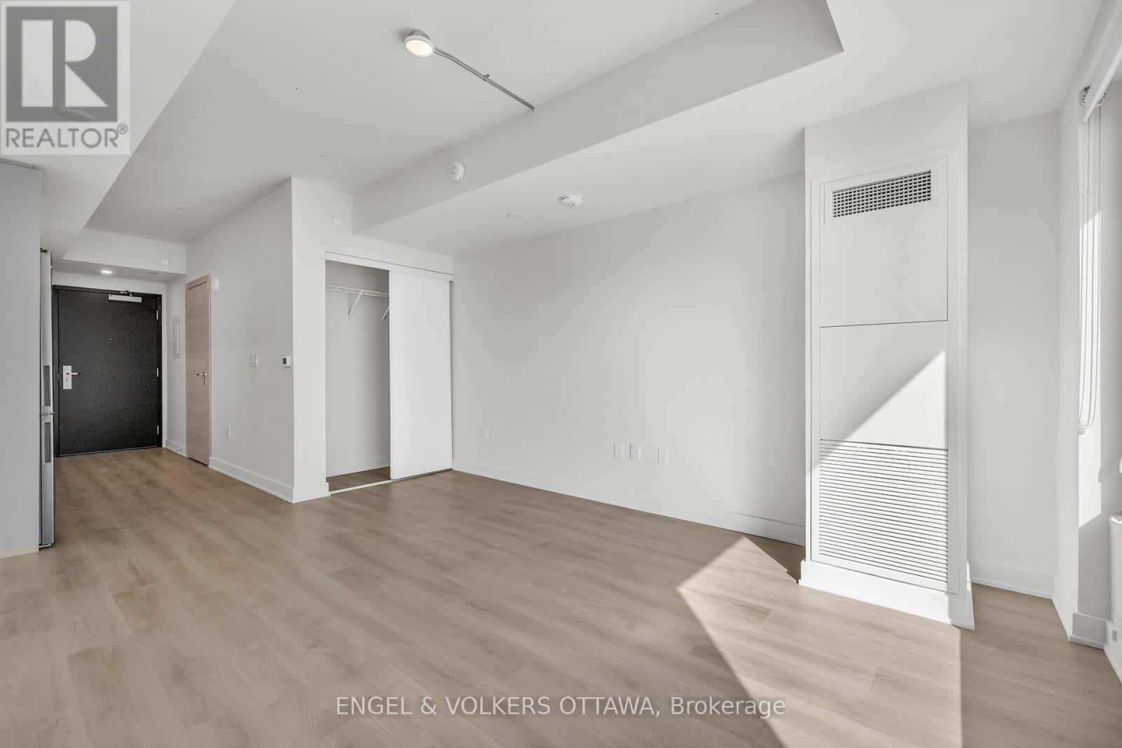 Ottawa — Ottawa - Photo 5 of 13