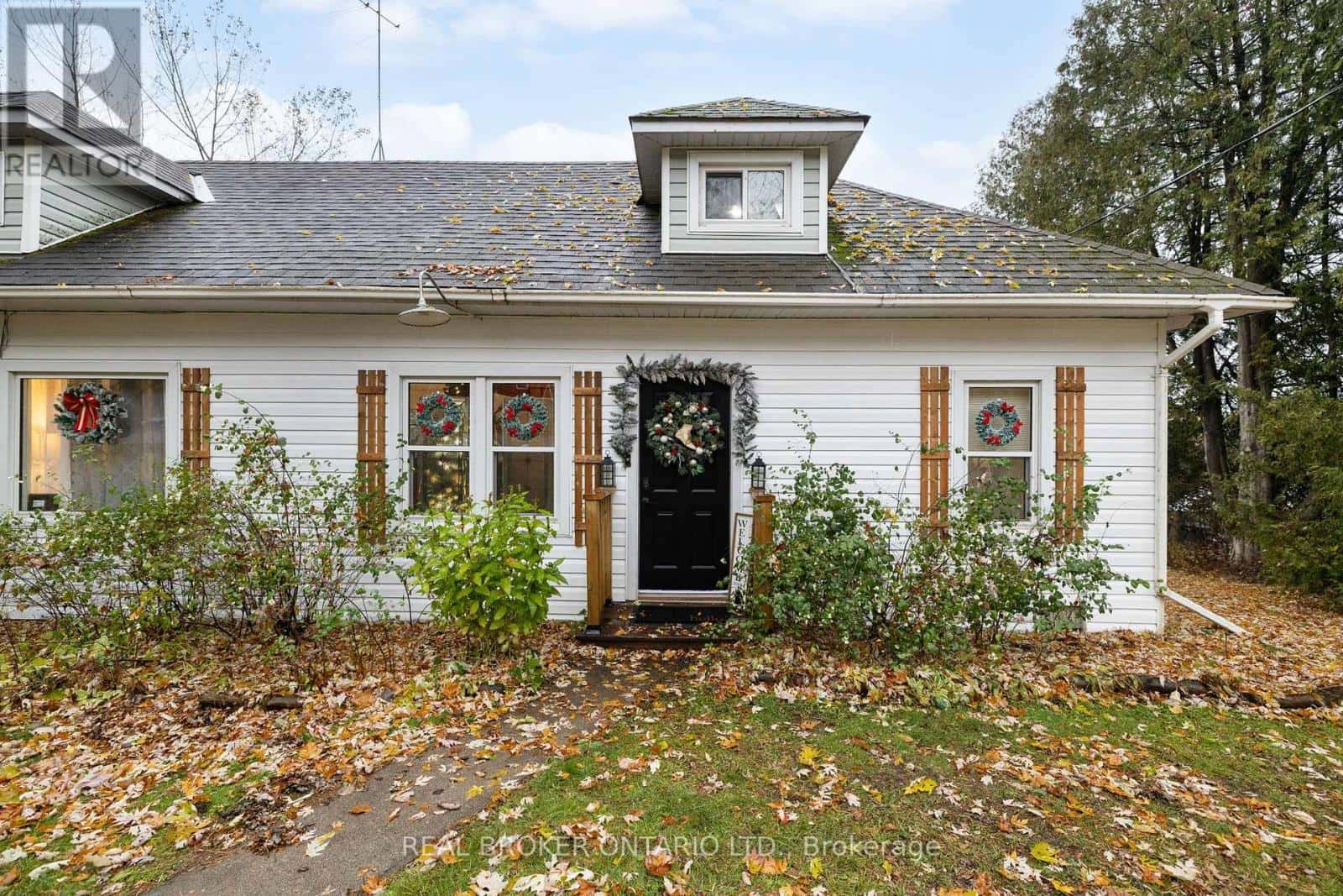 66 BRIDGE STREET — Addington Highlands, Ontario - Photo 2 of 50