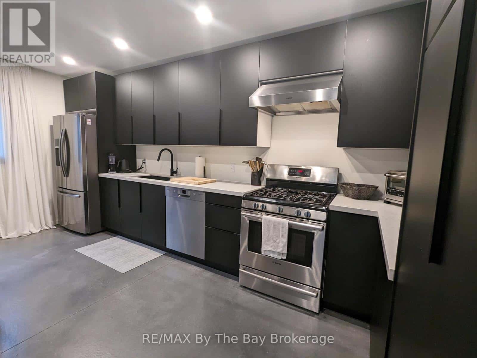 117 GLENLAKE BOULEVARD — Collingwood - Photo 5 of 11