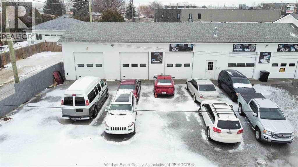 5906 Tecumseh ROAD East — Windsor - Main photo