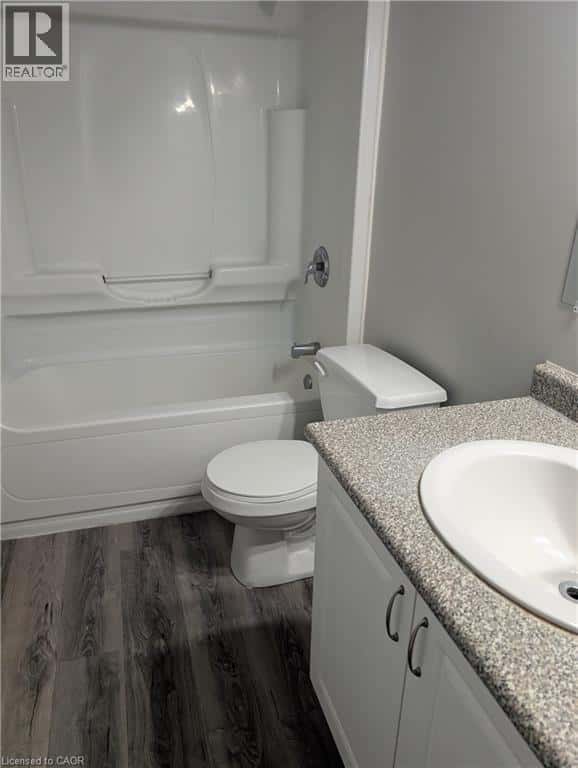 Waterloo — Waterloo - Photo 5 of 13