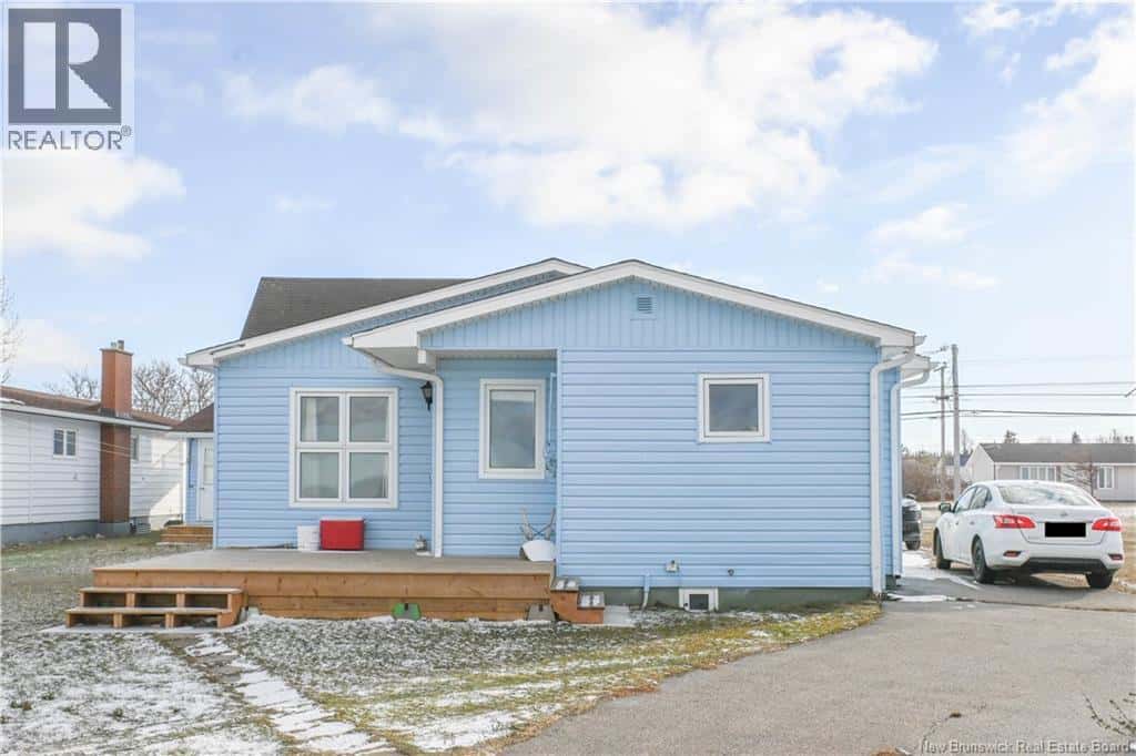 223 Boul St-Pierre E. Boulevard — Caraquet, New Brunswick - Photo 4 of 46