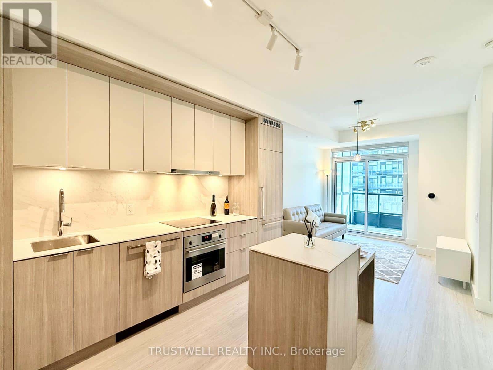 503 - 6 GREENBRIAR ROAD — Toronto (Bayview Village), Ontario - Photo 2 of 16