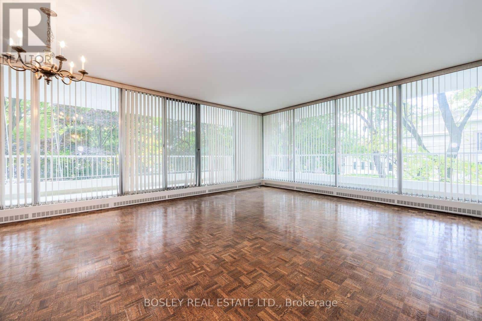 201 - 190 ST GEORGE STREET — Toronto (Annex), Ontario - Photo 3 of 29