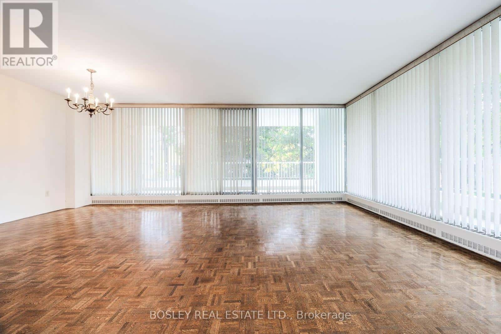 201 - 190 ST GEORGE STREET — Toronto (Annex), Ontario - Photo 4 of 29