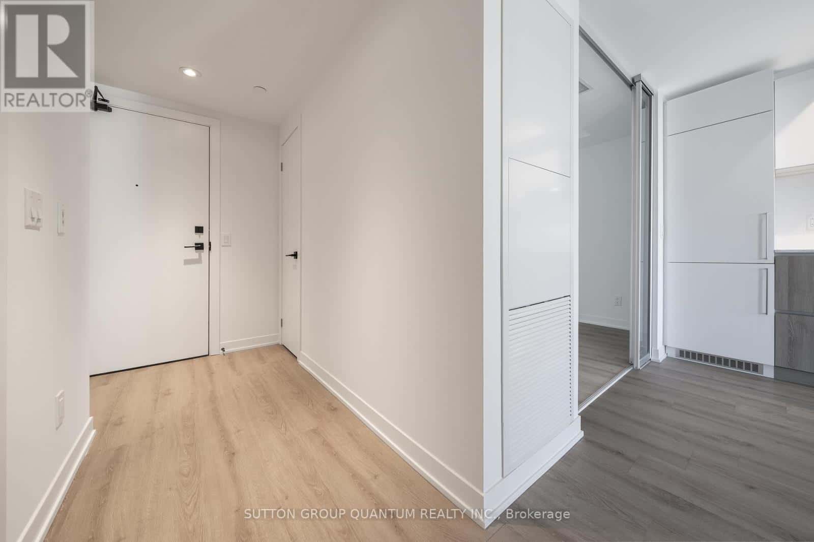 Toronto (Church-Yonge Corridor) — Toronto (Church-Yonge Corridor) - Photo 3 of 29