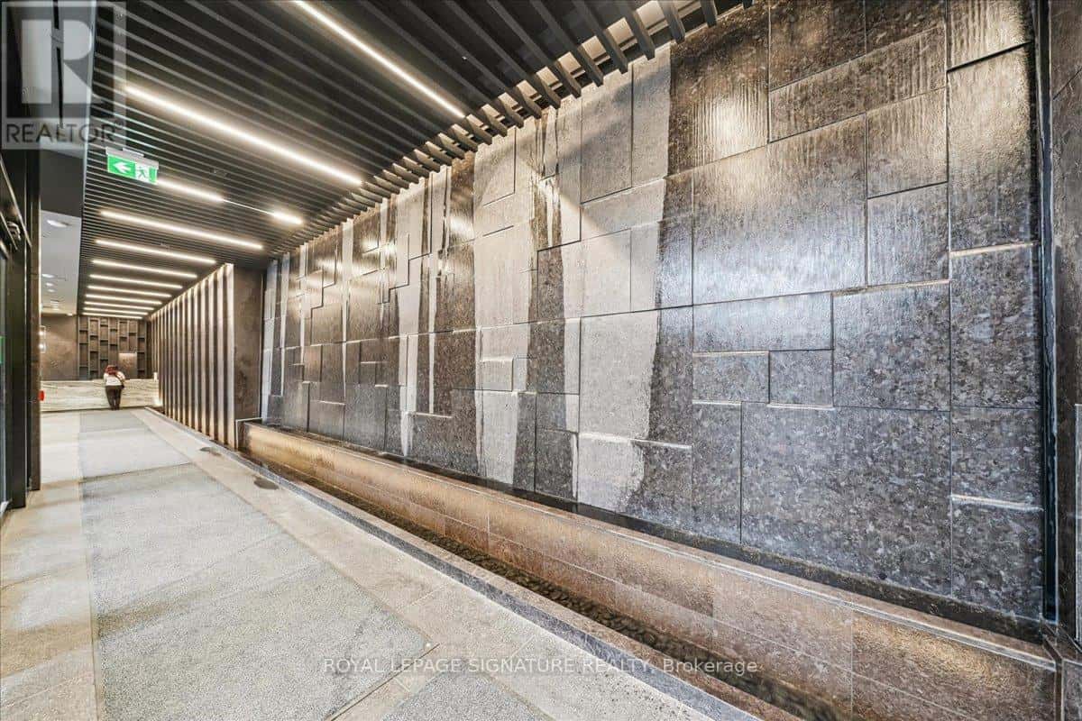 Toronto (Mount Pleasant West) — Toronto (Mount Pleasant West) - Photo 5 of 36