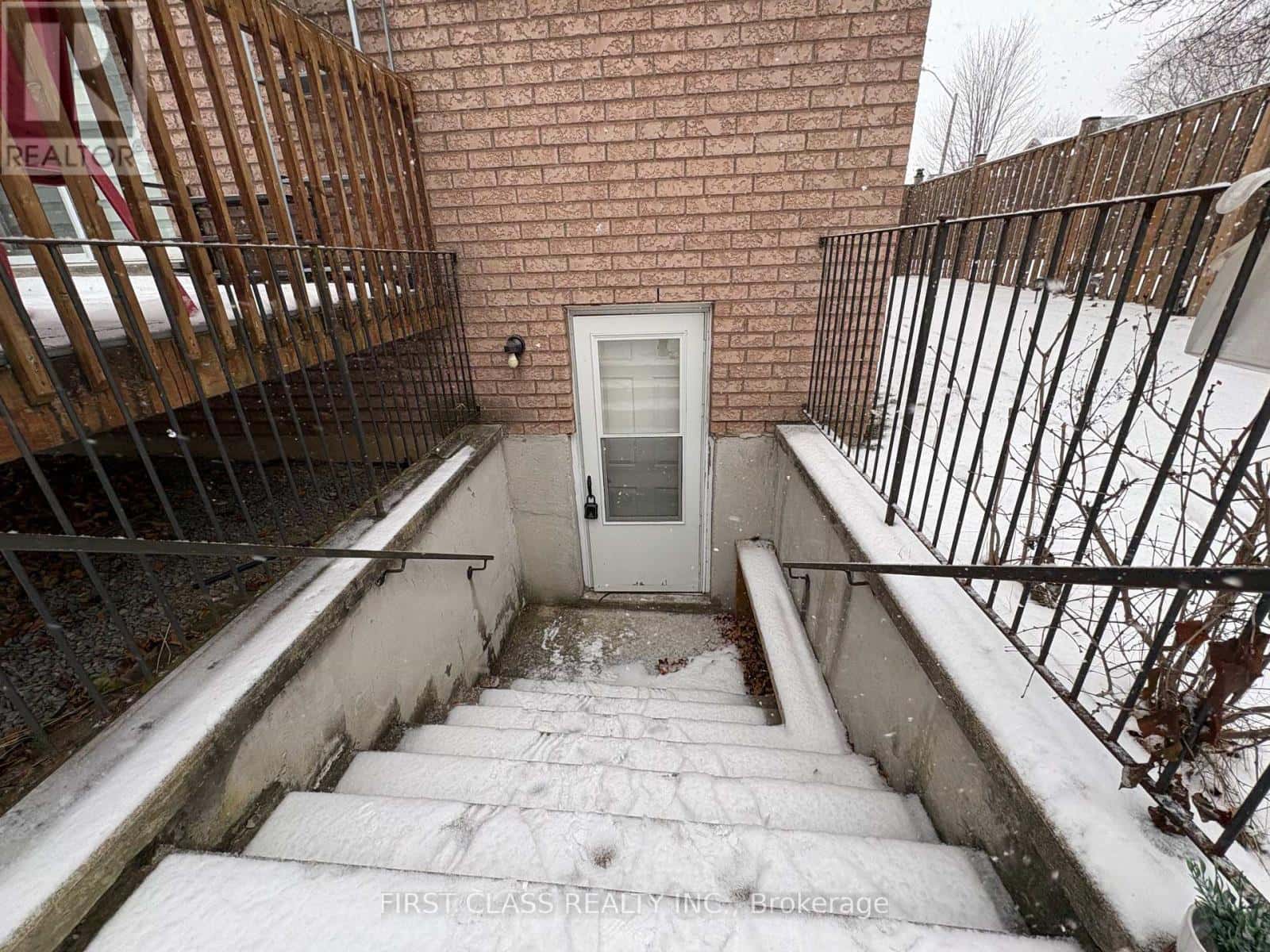 Toronto (Highland Creek) — Toronto (Highland Creek) - Photo 3 of 9