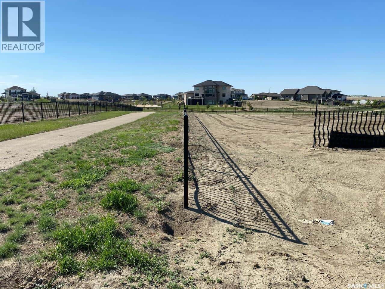 223 Iron Bridge DRIVE — Moose Jaw, Saskatchewan - Photo 3 of 5