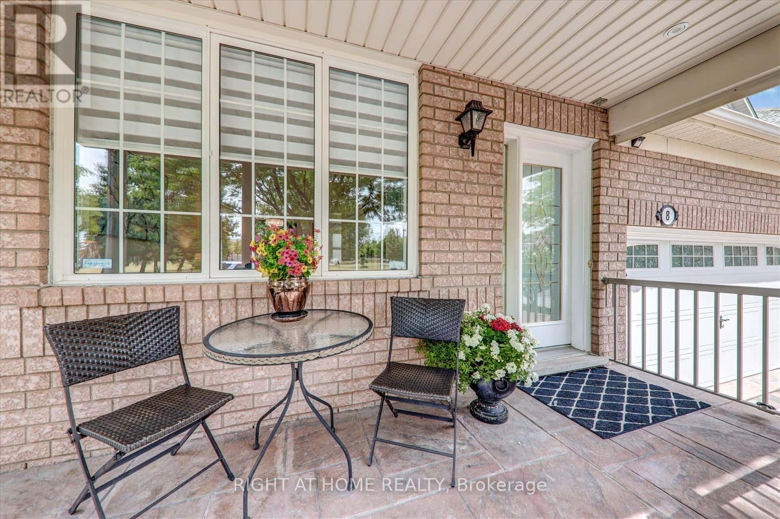 8 SANTA MARIA TRAIL — Vaughan (Vellore Village), Ontario - Photo 2 of 26