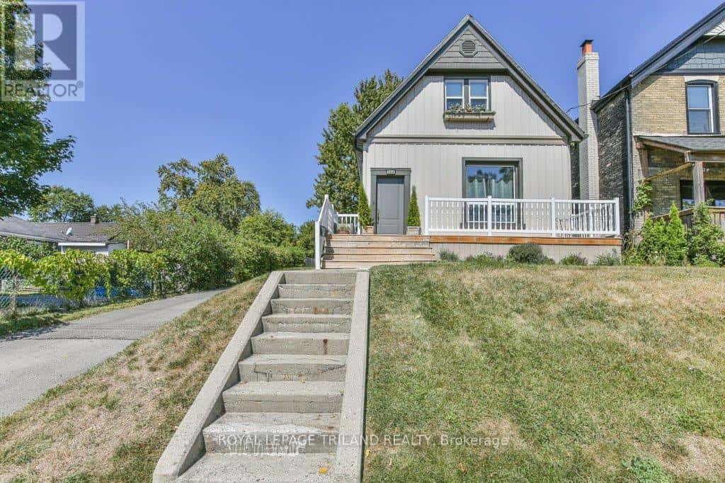 366 SALISBURY STREET — London East (East G), Ontario - Photo 3 of 39